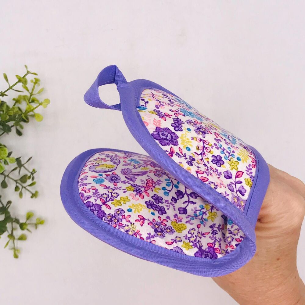 Finger Hotpad: Potholder, Lavender Floral Hotpad